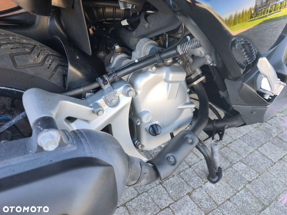 Yamaha X-max - 25