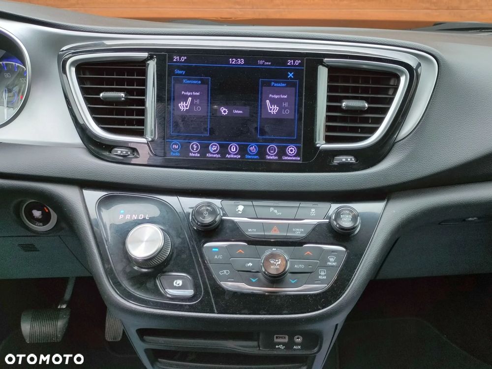 Chrysler Pacifica - 25