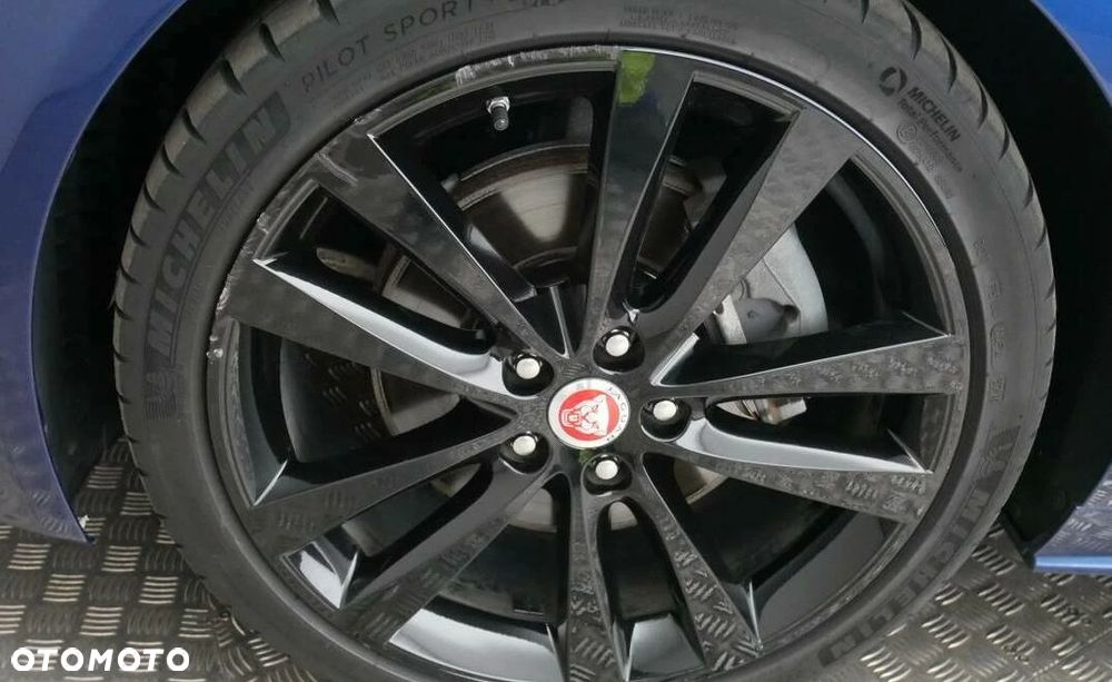 Jaguar XE E-Performance R-Sport - 20