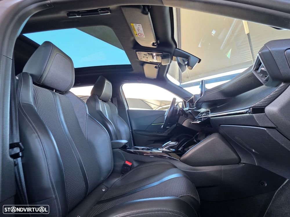 Peugeot 2008 1.5 BlueHDi GT Pack EAT8 - 24