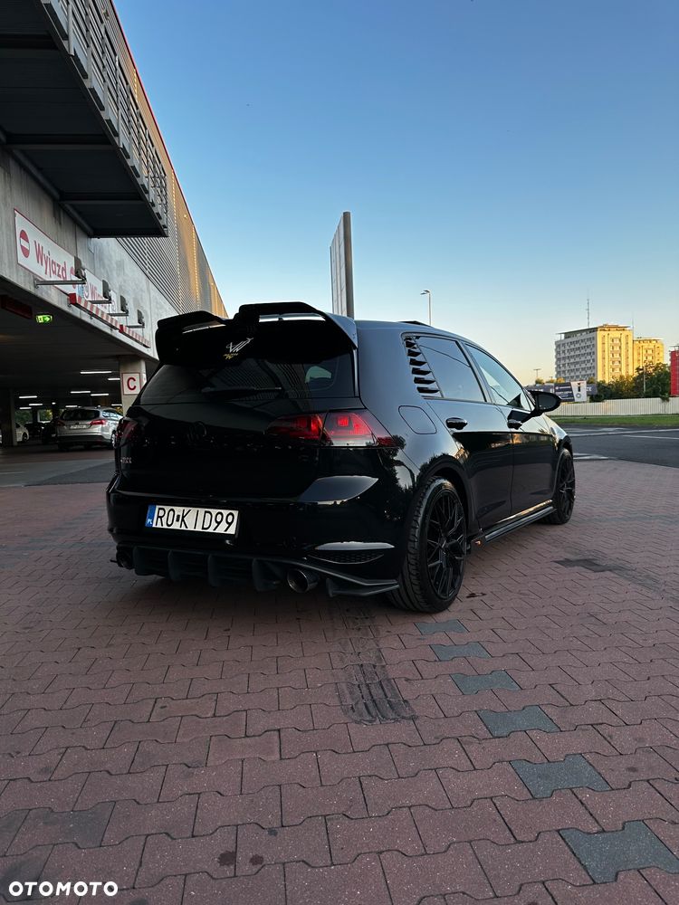 Volkswagen Golf GTI 2.0 TSI OPF DSG Performance - 2