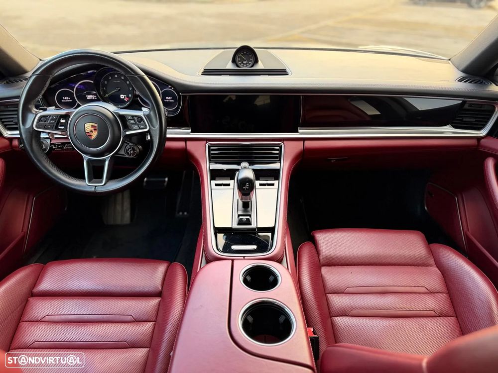 Porsche Panamera Sport Turismo 4 E-Hybrid Platinum Edition - 30