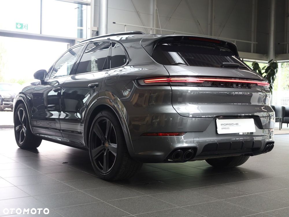 Porsche Cayenne - 5