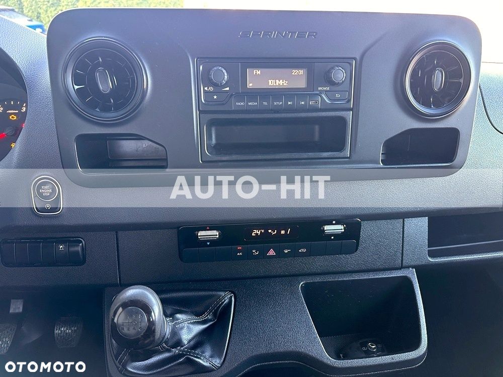 Mercedes-Benz Sprinter - 22