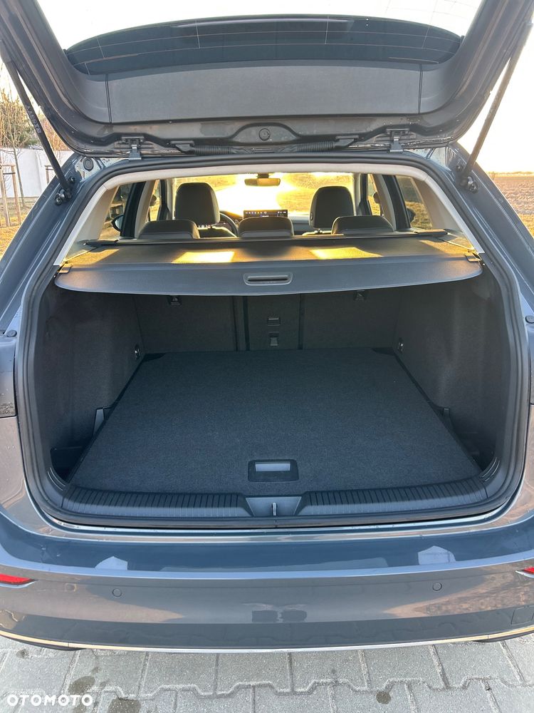 Volkswagen Golf 1.5 eTSI mHEV Special Edition DSG - 17