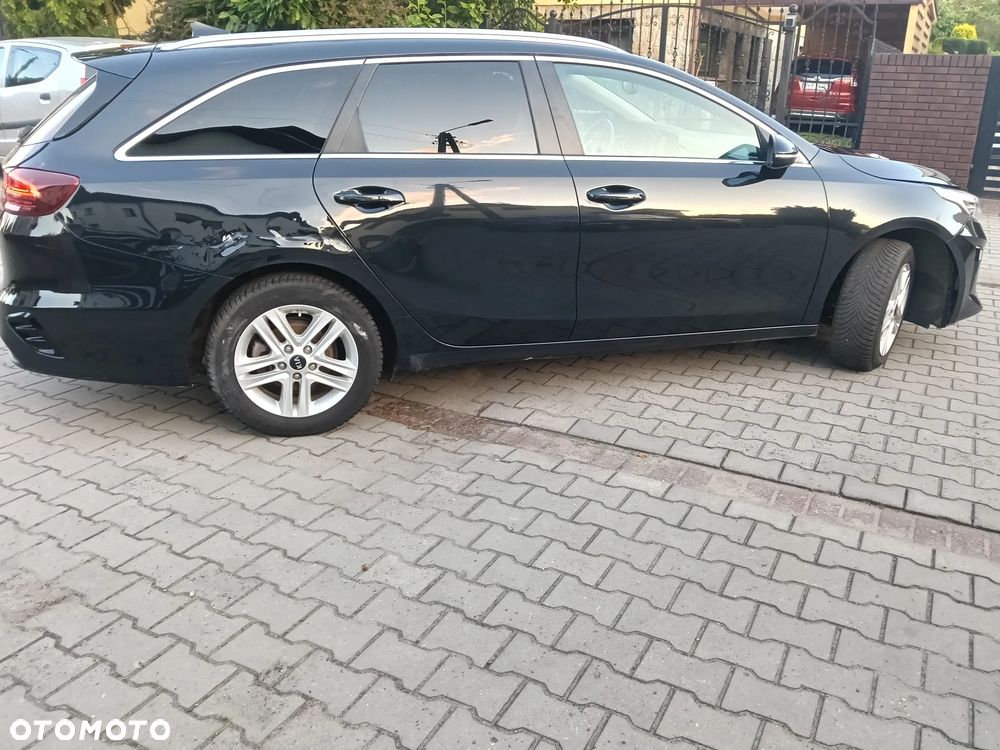 Kia Ceed - 16