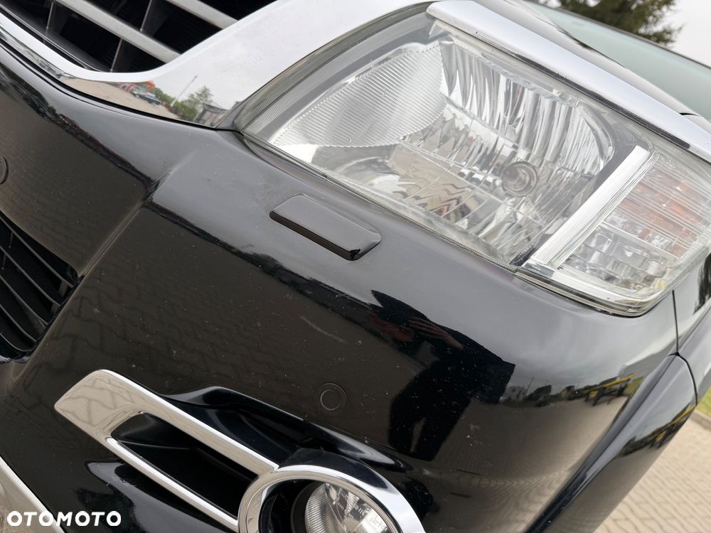 Toyota Hilux - 38