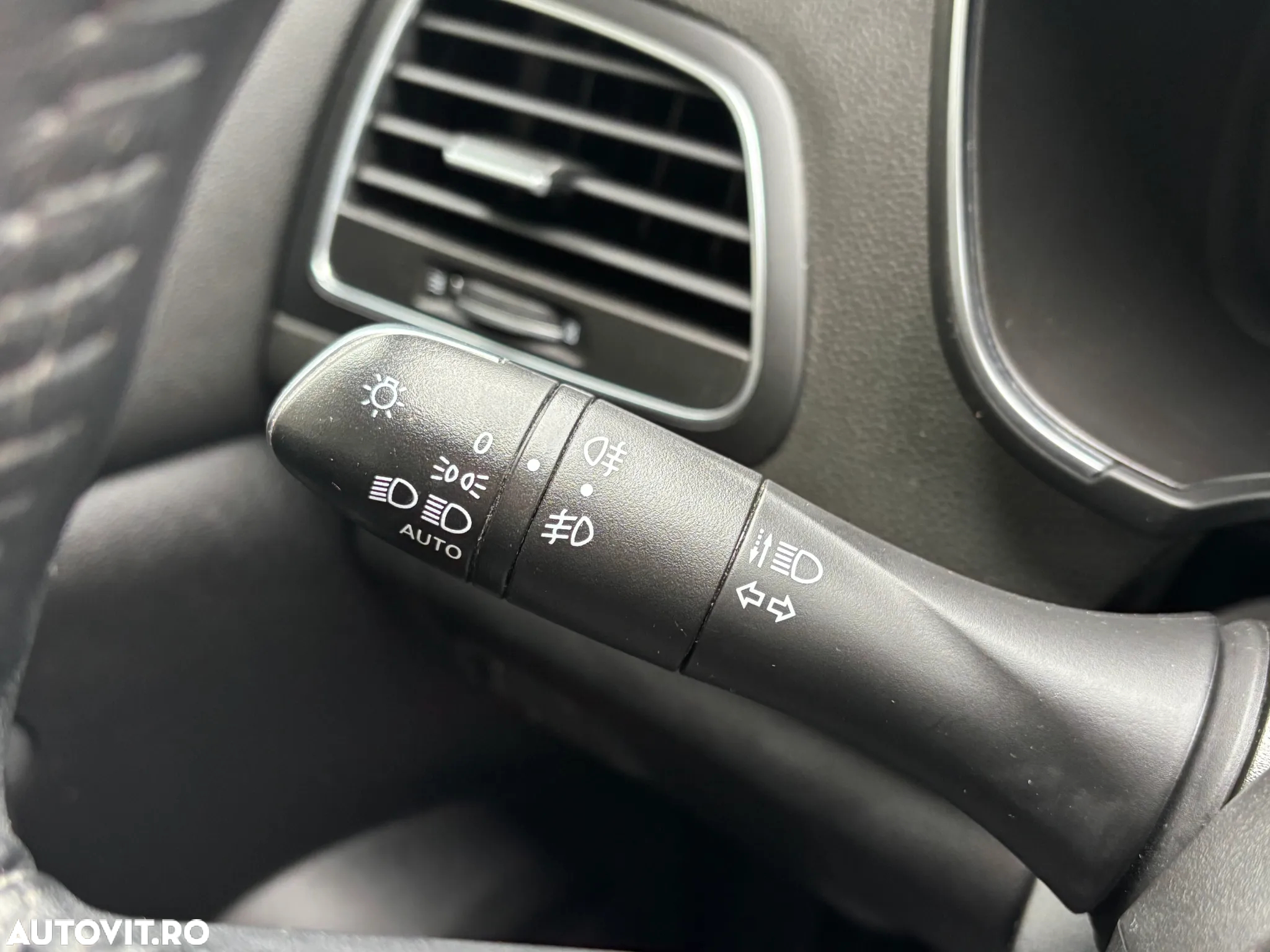 Renault Megane BLUE dCi 115 EDC BUSINESS EDITION - 25