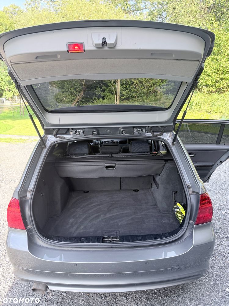 BMW Seria 3 318d DPF - 16