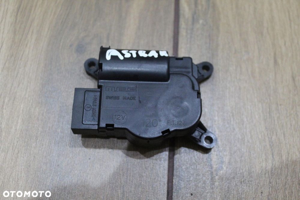 SILNICZEK NAGRZEWNICY OPEL ASTRA H 52406339 - 1