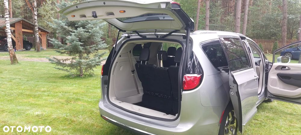Chrysler Pacifica - 34