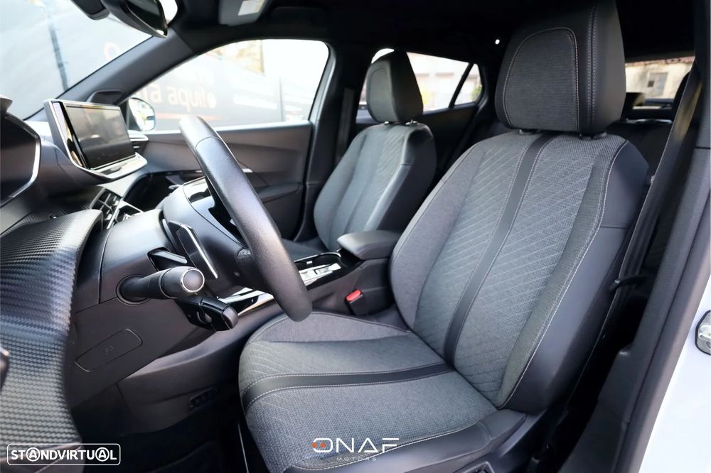 Peugeot 2008 1.2 Hybrid Allure e-DCS6 - 20