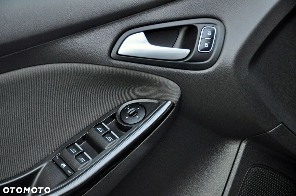 Ford Focus - 36