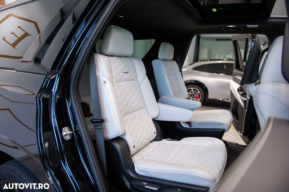 Cadillac Escalade - 36