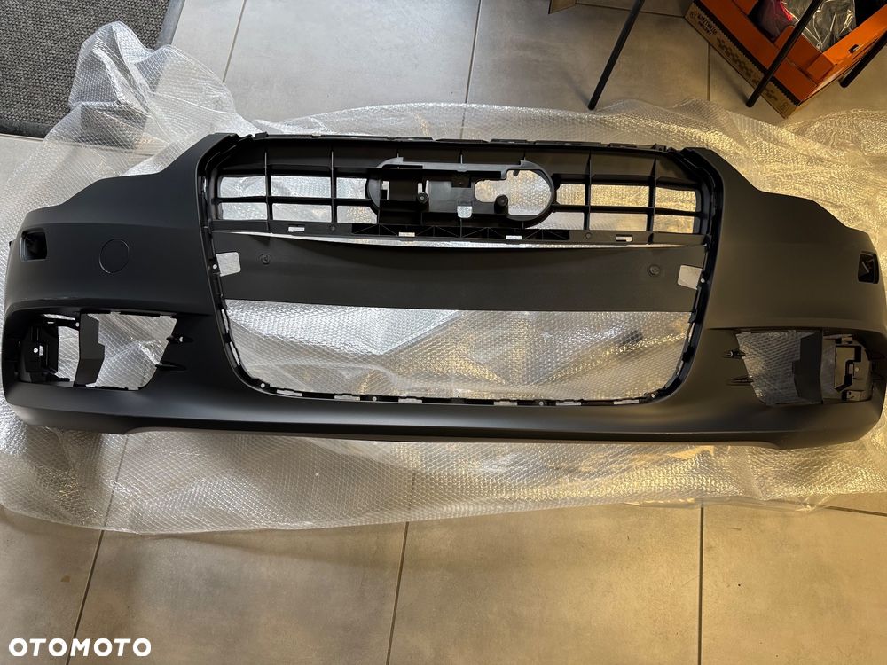 Audi A6 C7 zderzak przód -15 przed liftem