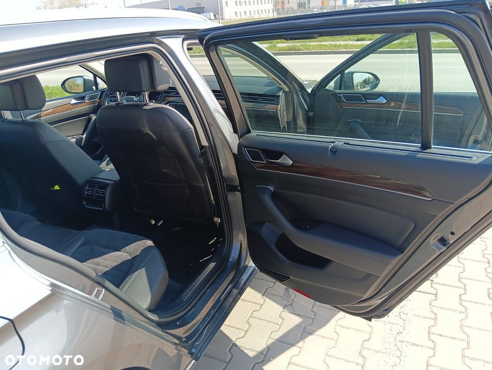 Volkswagen Passat 2.0 TDI SCR DSG Highline - 24