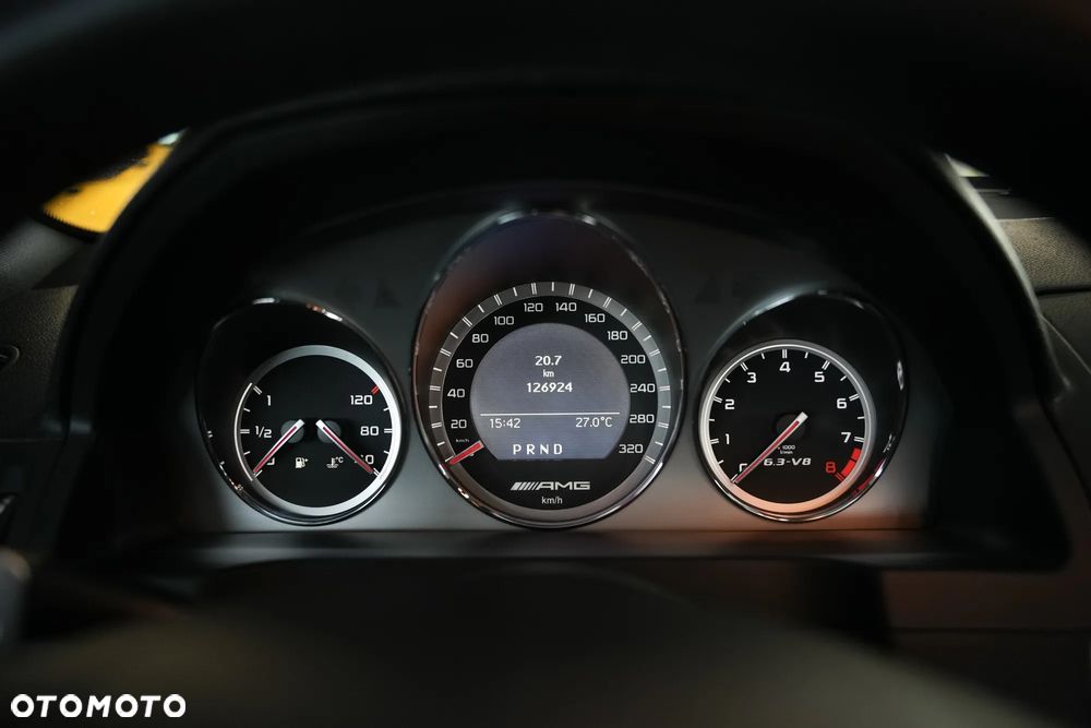 Mercedes-Benz Klasa C 63 AMG - 23