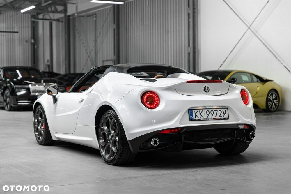 Alfa Romeo 4C - 10