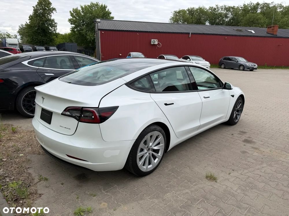 Tesla Model 3 - 6