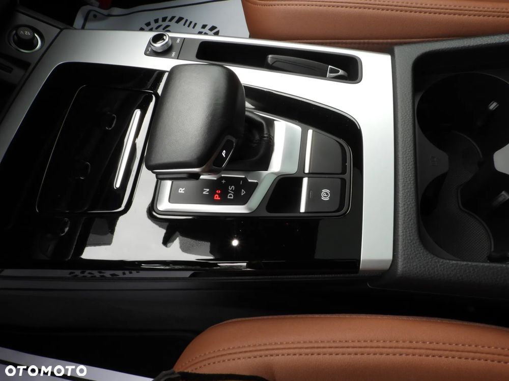 Audi Q5 40 TDI quattro S tronic S line - 38