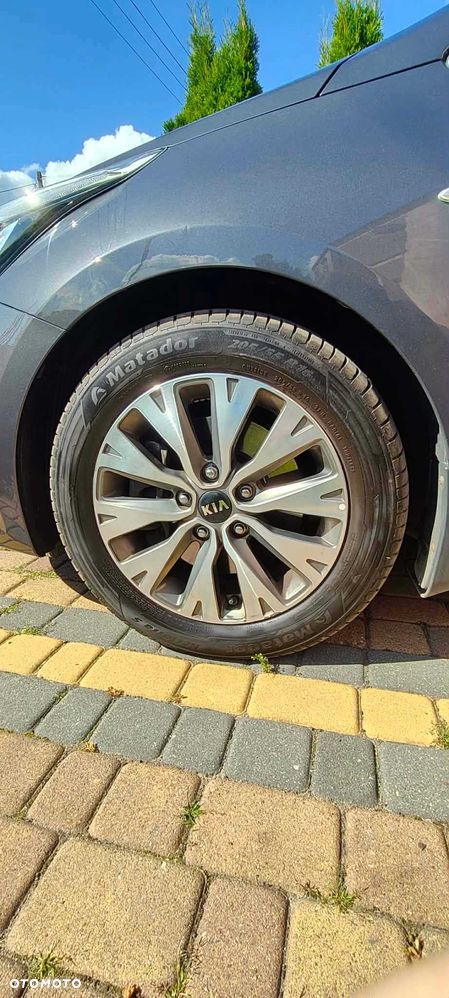 Kia Ceed - 8