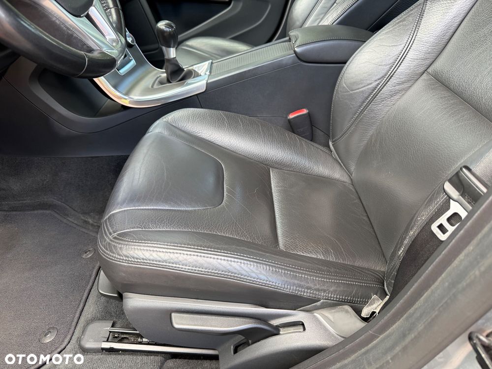 Volvo S60 D3 Momentum - 16