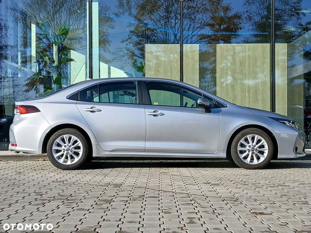 Toyota Corolla - 4