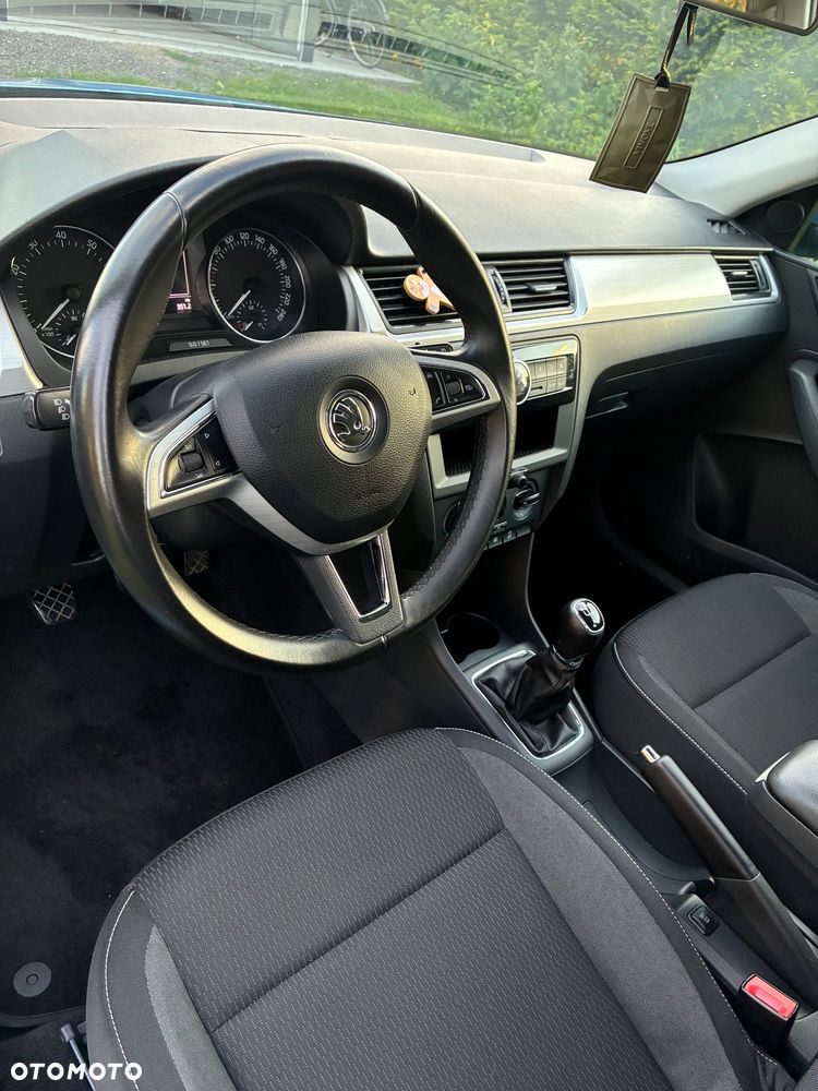 Skoda RAPID 1.2 TSI Ambition - 15
