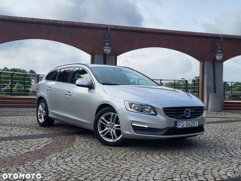 Volvo V60 D4 Geartronic Momentum - 13