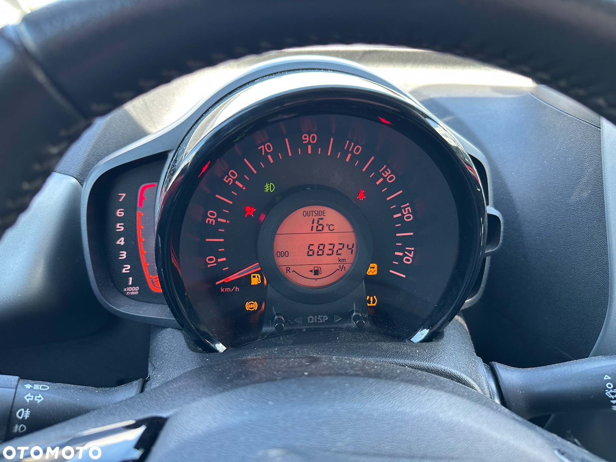 Toyota Aygo x-play - 16