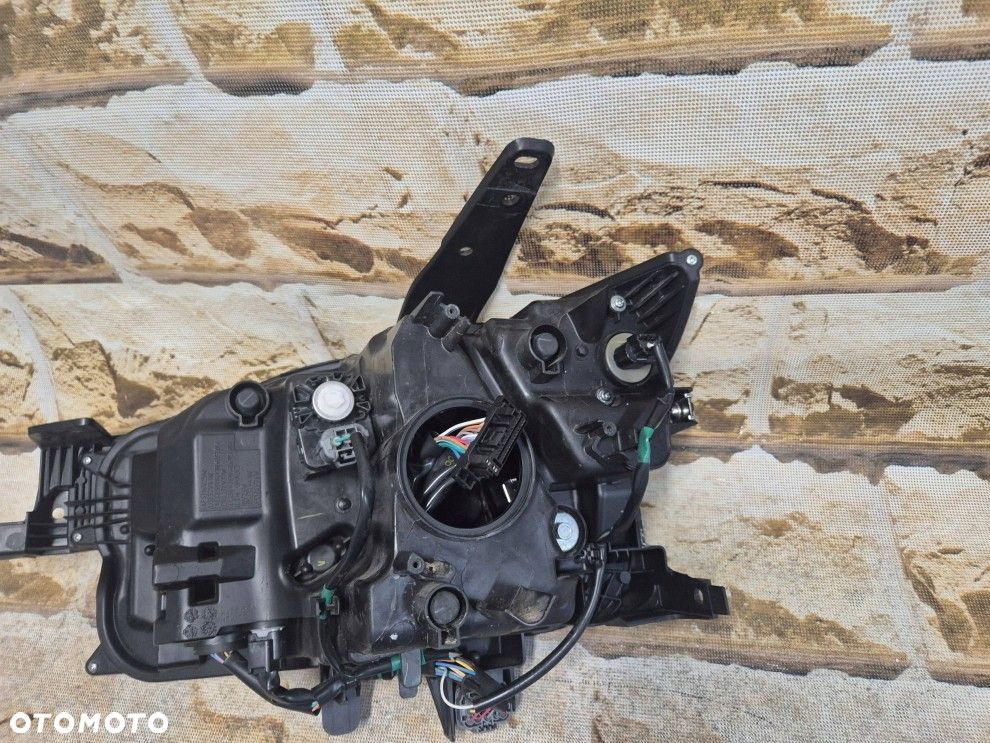 Reflektor Przód strona prawa Mazda CX-30 full led dzienne na żarówkę - 8