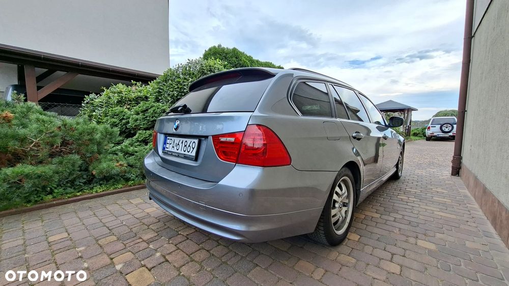 BMW Seria 3 320d xDrive DPF - 5