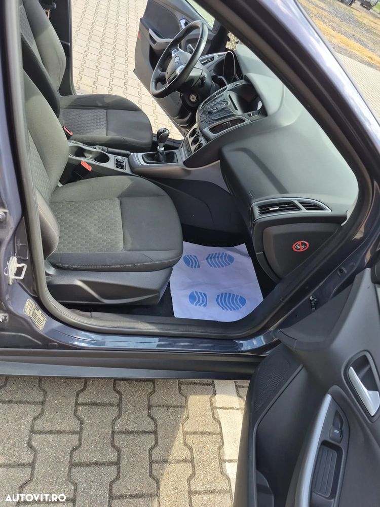 Ford Focus 1.6 TDCi DPF Start-Stopp-System SYNC Edition - 5