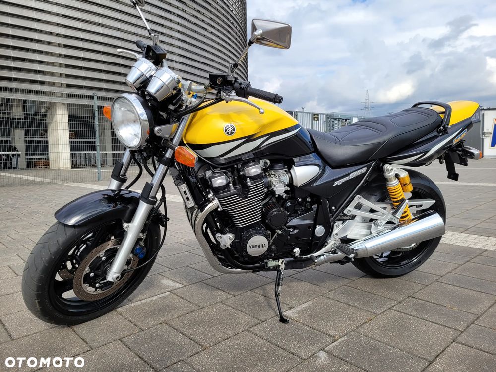Yamaha XJR