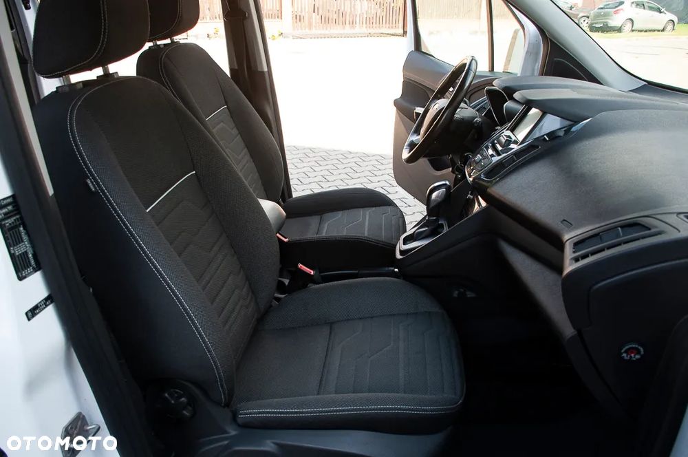 Ford Tourneo Connect Grand - 24