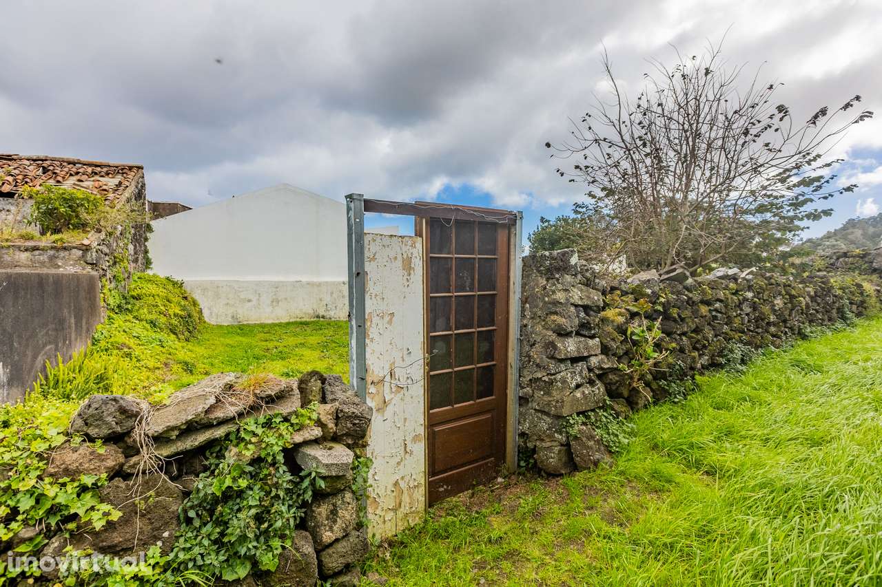 Terreno na Fajã de Cima - Grande imagem: 3/12