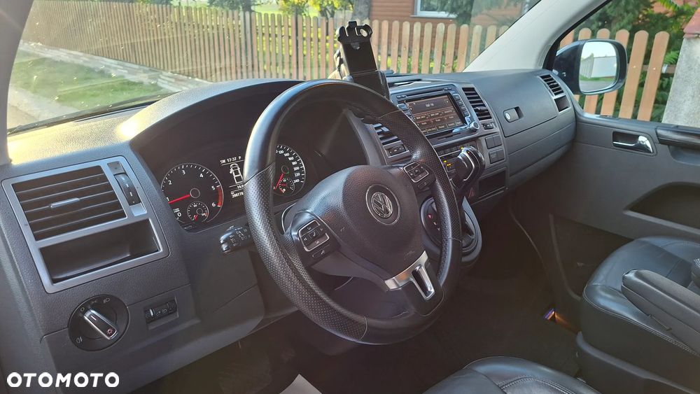 Volkswagen Caravelle - 17