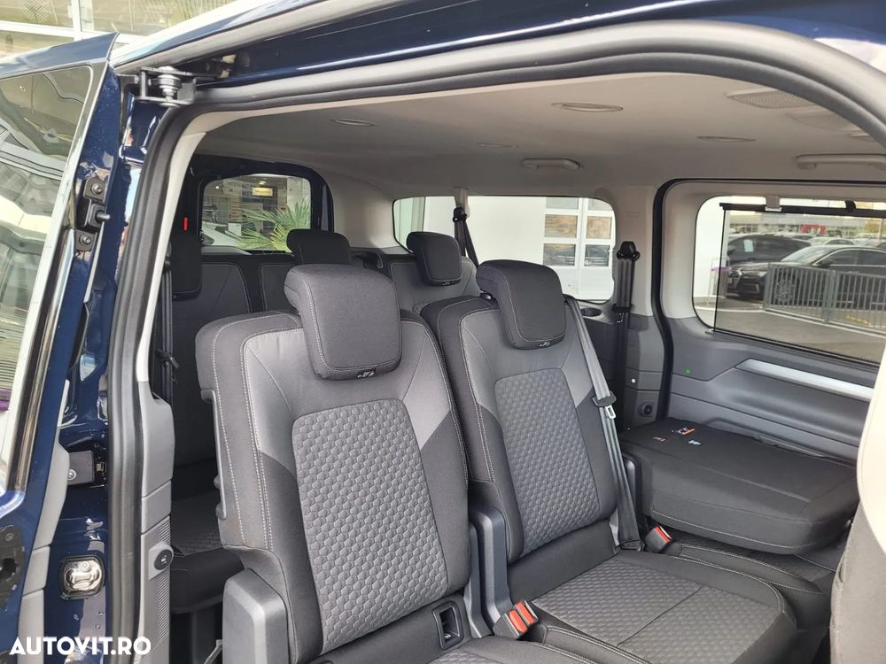 Volkswagen Caravelle - 8