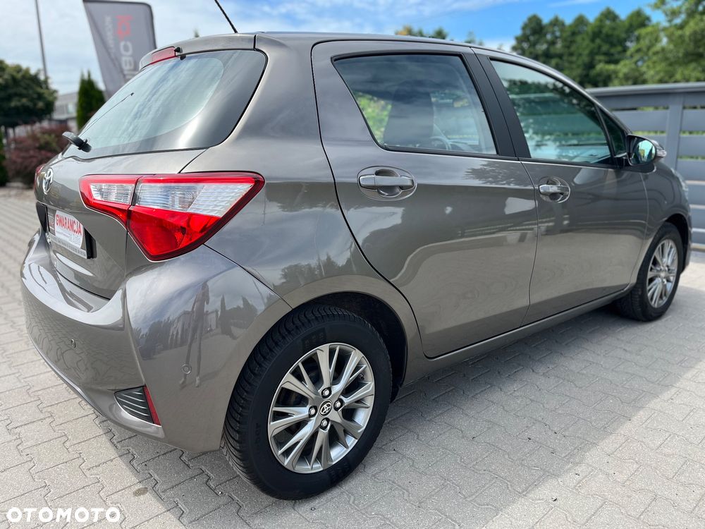 Toyota Yaris 1.5 Premium - 11