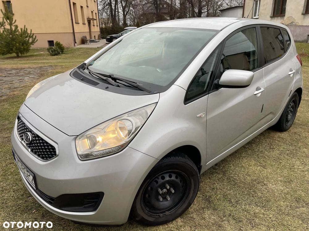 Kia Venga 1.6 L - 5