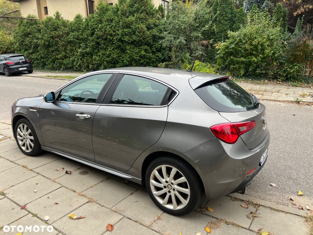 Alfa Romeo Giulietta 2012 photo 4