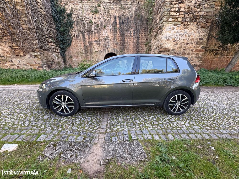 VW Golf 1.6 TDI Confortline DSG - 4
