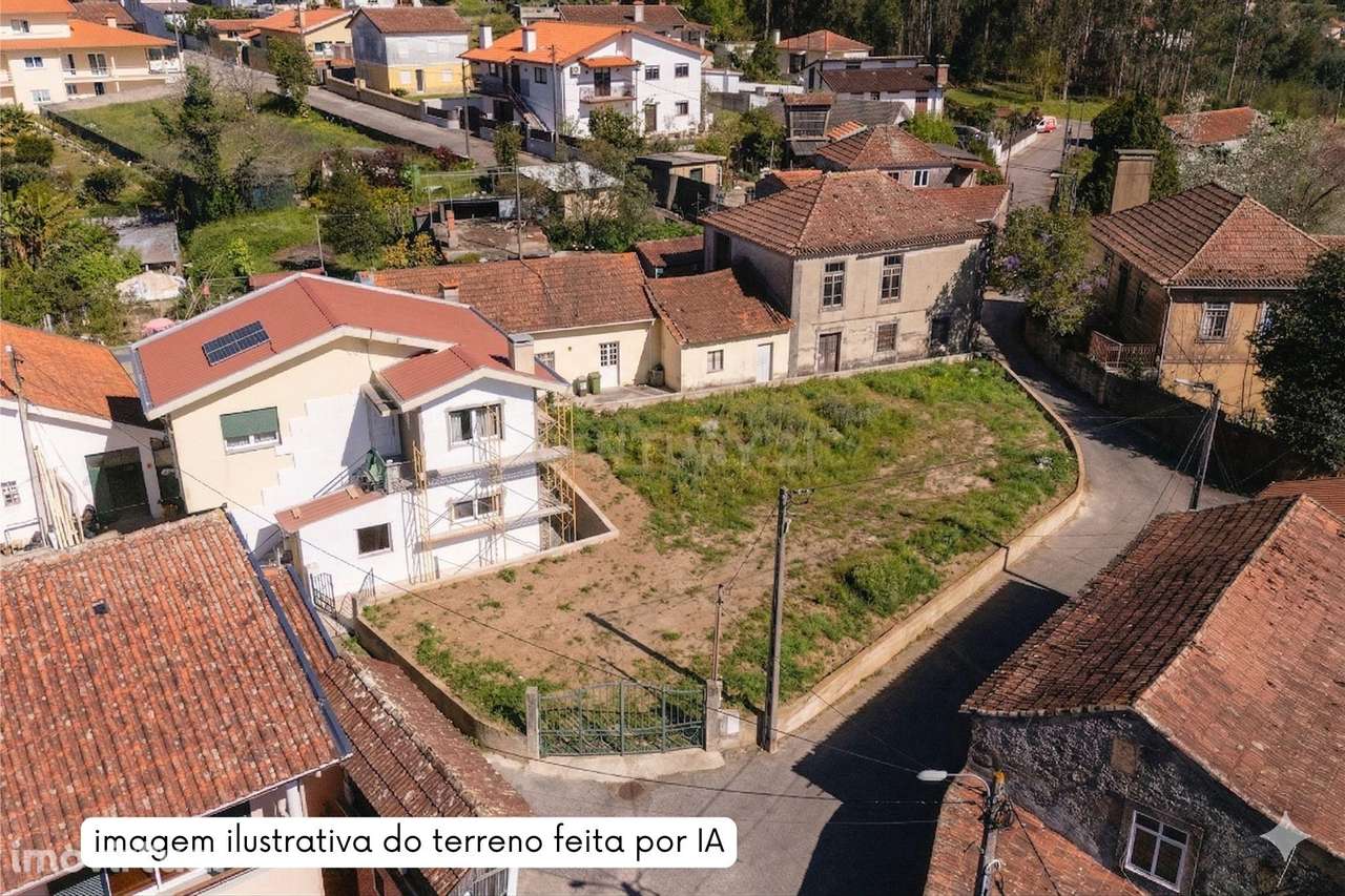 Moradia Pré-1951 em Oliveira de Azeméis: O Seu Próximo Investimento ou - Grande imagem: 2/12