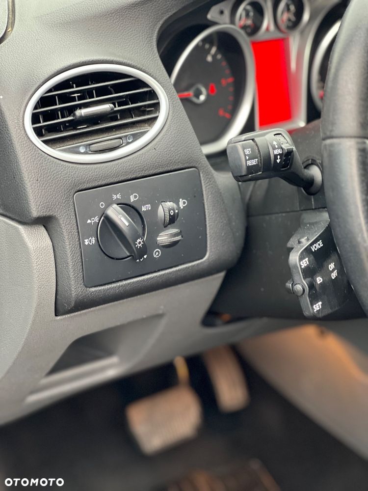 Ford Focus 2.0 TDCi DPF Style+ - 18