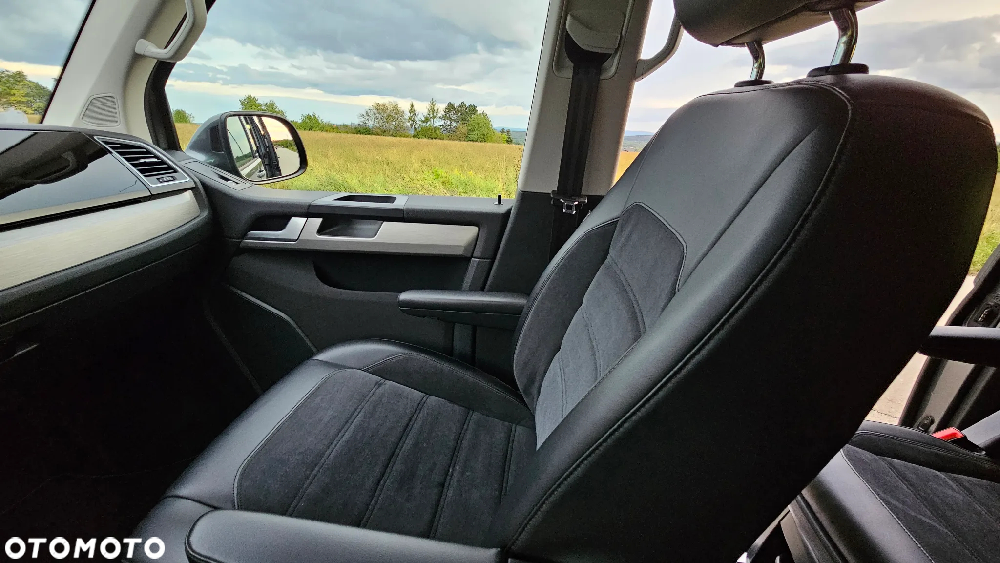 Volkswagen Multivan 2.0 TDI L1 70 Years Bulli 4Motion DSG - 18