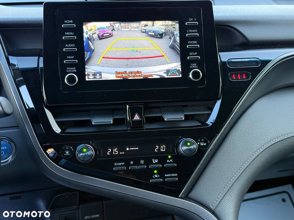 Toyota Camry 2.5 Hybrid Comfort CVT - 12