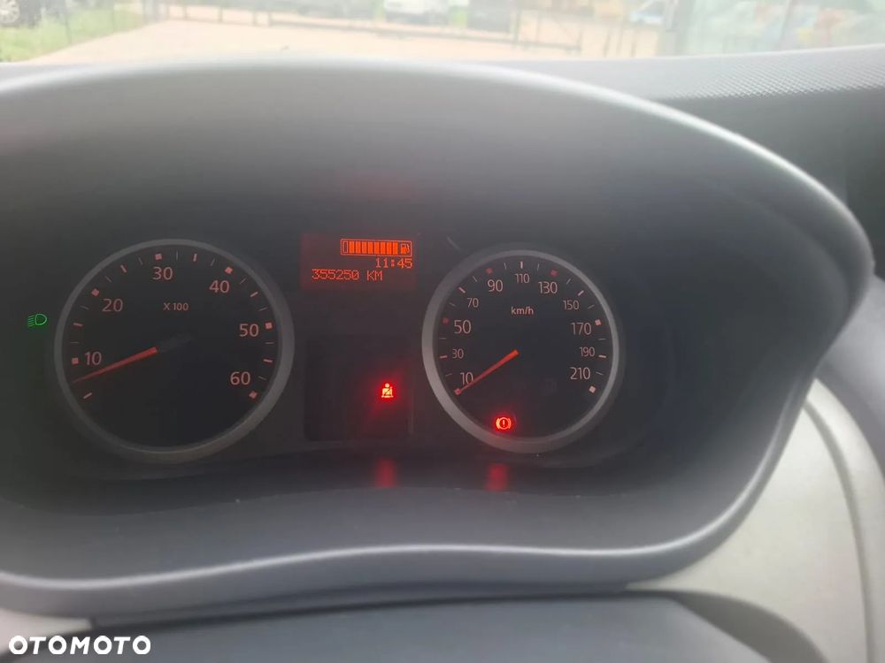 Renault Trafic Grand Passenger Black Edition - 15