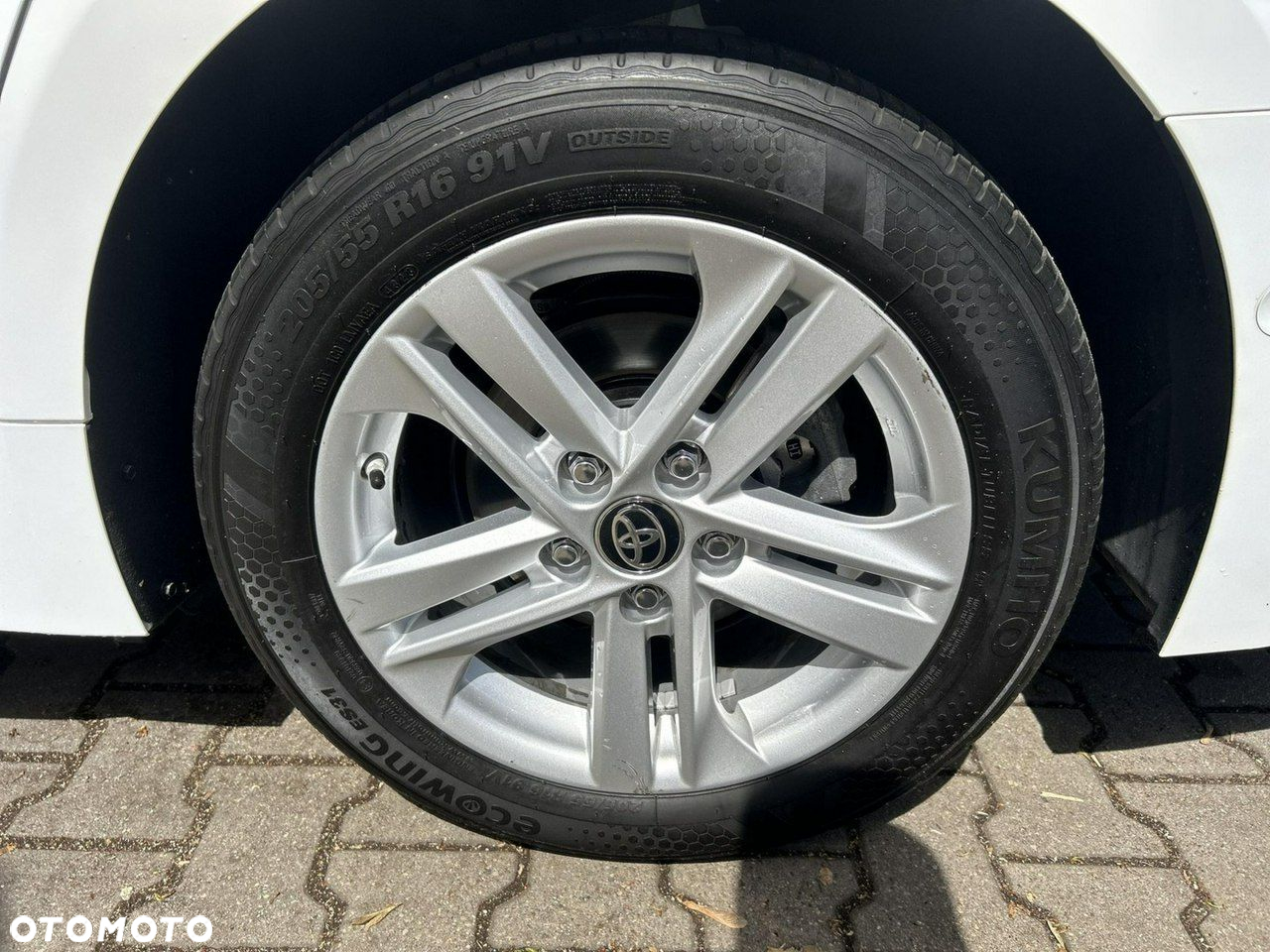 Toyota Corolla 1.8 Hybrid Comfort - 32