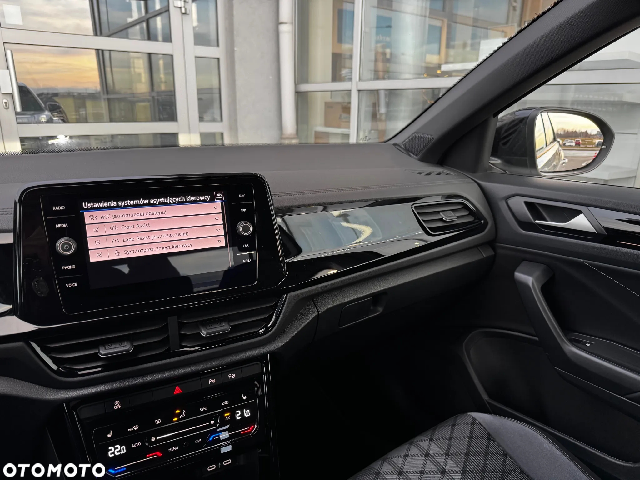 Volkswagen T-Roc 1.5 TSI R-Line DSG - 22
