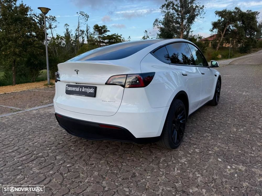 Tesla Model Y Long Range Dual Motor AWD - 19